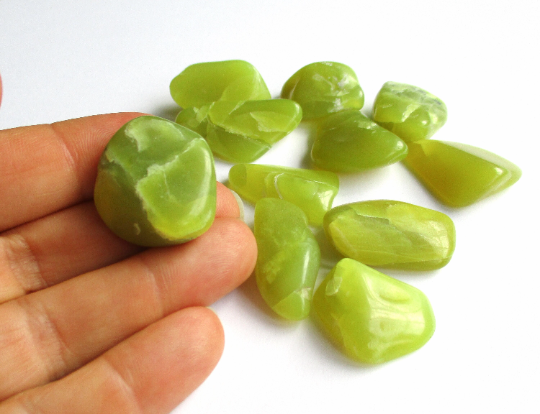 healerite, serpentine, tumbled stones,