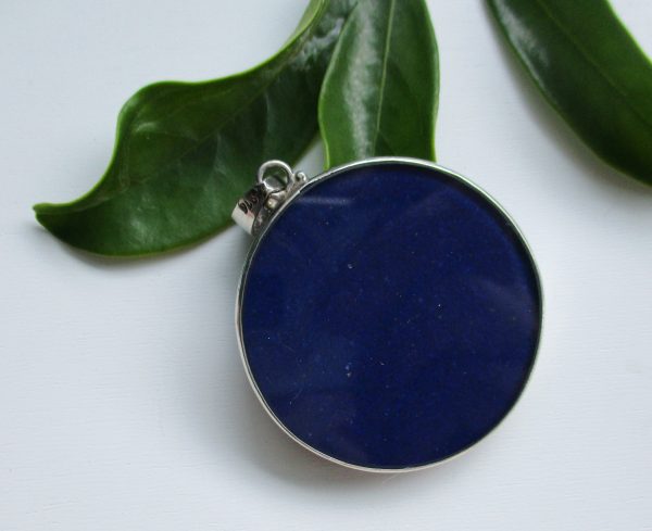 Om pendant