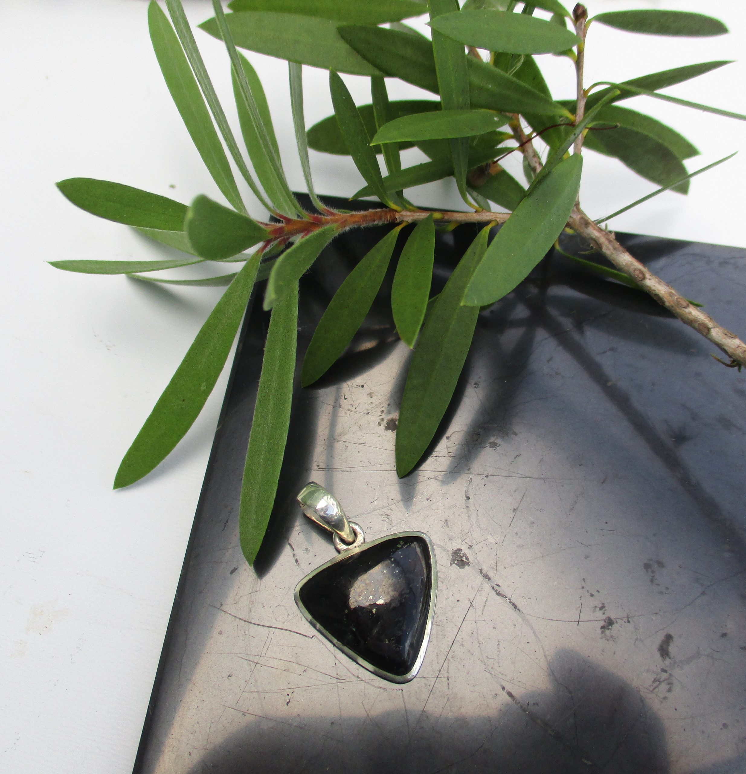 shungite, shungite pendant