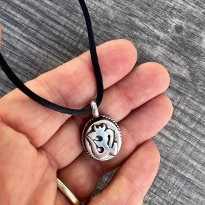 om pendant
