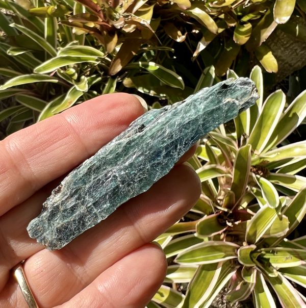 ocean blue kyanite
