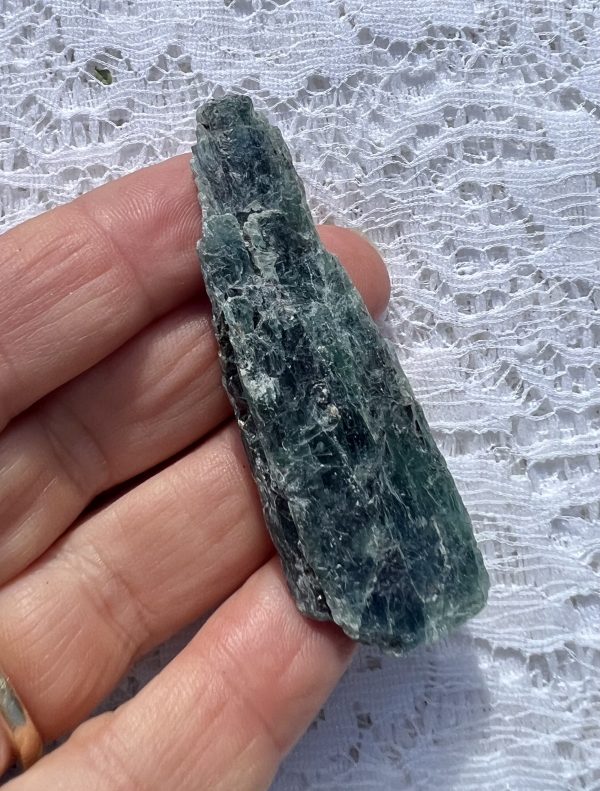 ocean blue kyanite