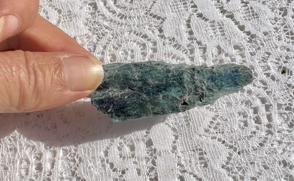 ocean blue kyanite